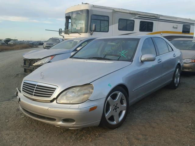 WDBNG75J4YA064803 - 2000 MERCEDES-BENZ S 500 SILVER photo 2