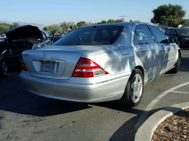 WDBNG75J4YA064803 - 2000 MERCEDES-BENZ S 500 SILVER photo 4