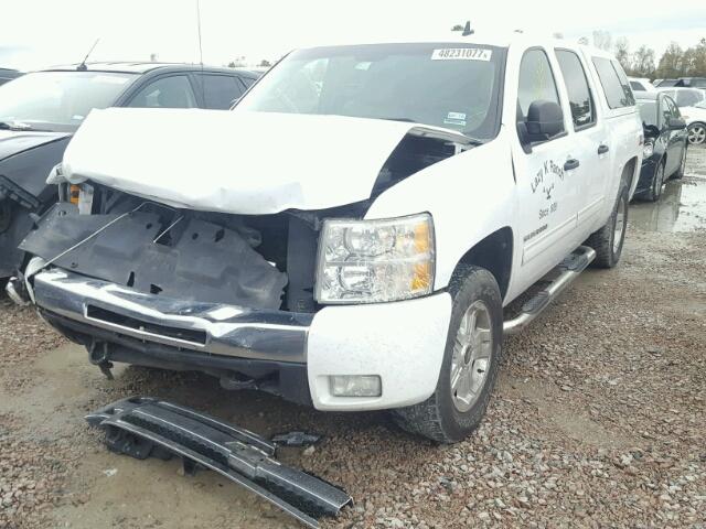 3GCPKSE30BG261134 - 2011 CHEVROLET SILVERADO WHITE photo 2