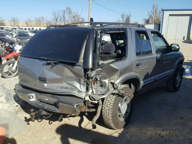 1GNDT13W212212894 - 2001 CHEVROLET BLAZER BEIGE photo 4