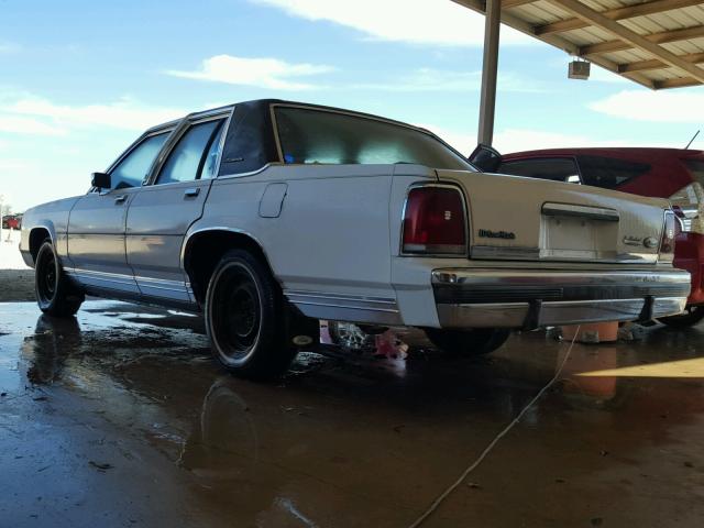 2FABP73F0JX222270 - 1988 FORD CROWN VICT WHITE photo 3