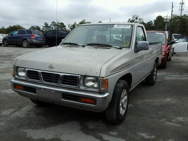 1N6SD11S2VC395997 - 1997 NISSAN TRUCK BASE SILVER photo 2