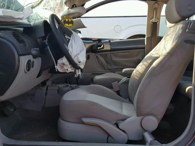 3VWCK31C34M404847 - 2004 VOLKSWAGEN NEW BEETLE 灰色 照片 5