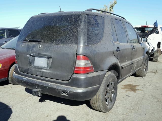 4JGAB72E6YA154147 - 2000 MERCEDES-BENZ ML 430 BLACK photo 4