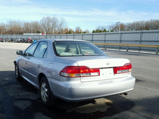 1HGCG56622A037258 - 2002 HONDA ACCORD EX SILVER photo 3