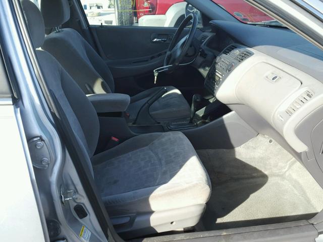 1HGCG56622A037258 - 2002 HONDA ACCORD EX SILVER photo 5