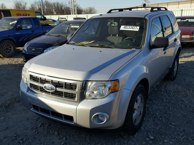 1FMCU0DG3AKD44772 - 2010 FORD ESCAPE XLT SILVER photo 2