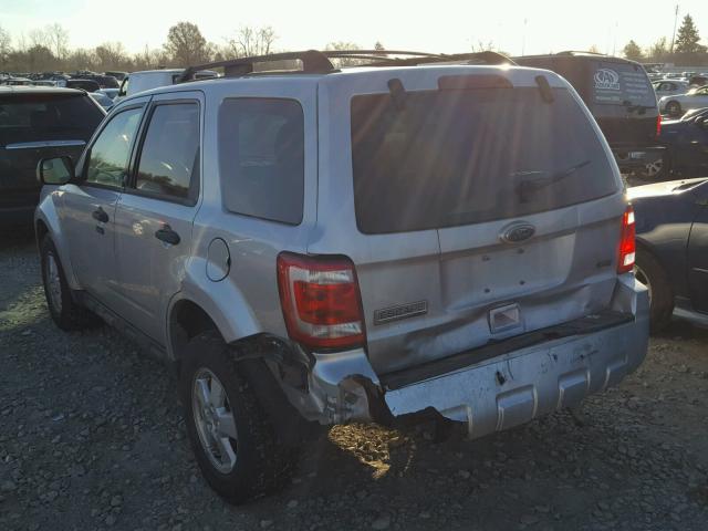 1FMCU0DG3AKD44772 - 2010 FORD ESCAPE XLT SILVER photo 3