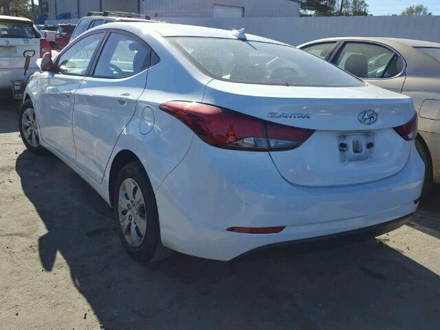 5NPDH4AE5GH765844 - 2016 HYUNDAI ELANTRA SE WHITE photo 3