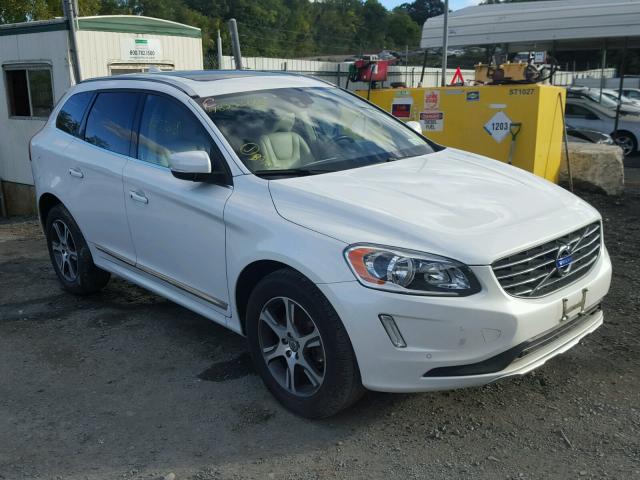 YV4902RDXF2582272 - 2015 VOLVO XC60 T6 WHITE photo 1