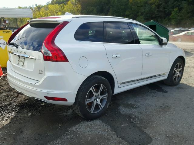 YV4902RDXF2582272 - 2015 VOLVO XC60 T6 WHITE photo 4