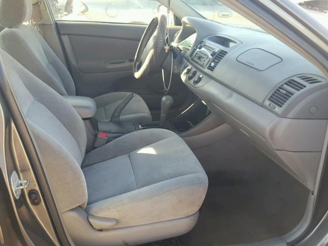 4T1BE32K14U911216 - 2004 TOYOTA CAMRY LE 灰色 照片 5