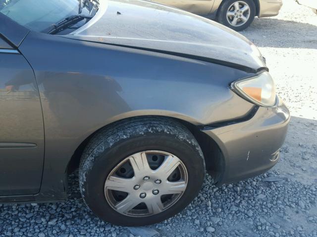 4T1BE32K14U911216 - 2004 TOYOTA CAMRY LE 灰色 照片 9