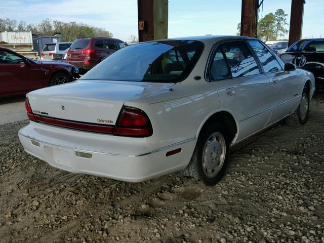 1G3HC52K9X4813118 - 1999 OLDSMOBILE 88 50TH AN WHITE photo 4