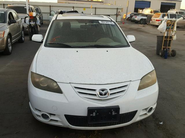 JM1BK123741158013 - 2004 MAZDA 3 S WHITE photo 9