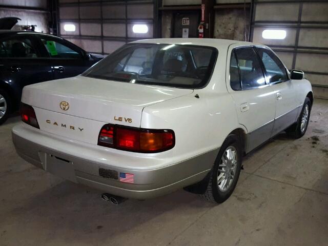 JT2BF12K3T0171432 - 1996 TOYOTA CAMRY LE WHITE photo 4