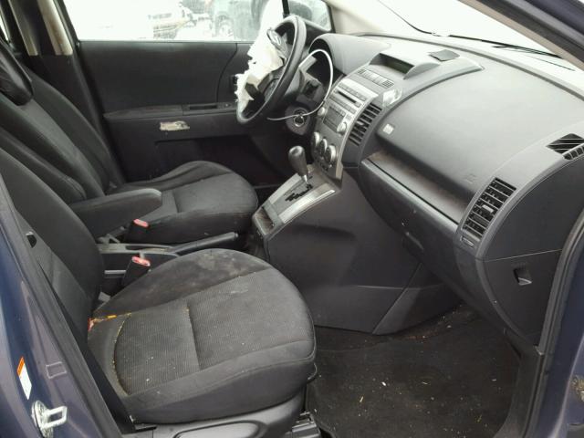 JM1CR29L180301979 - 2008 MAZDA 5 GRAY photo 5