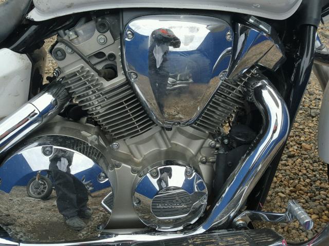 1HFSC55087A306590 - 2007 HONDA VTX1300 C TWO TONE photo 7