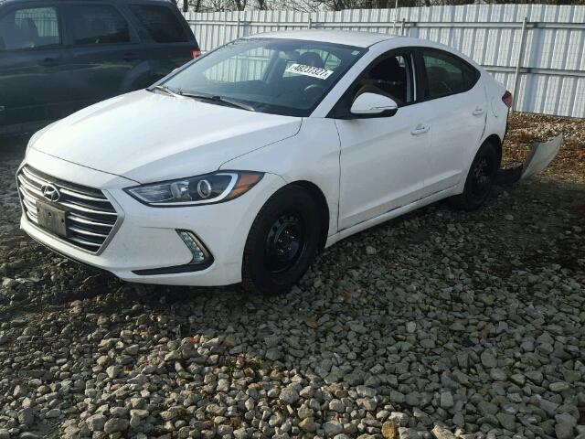 KMHD84LF7HU184015 - 2017 HYUNDAI ELANTRA SE WHITE photo 2