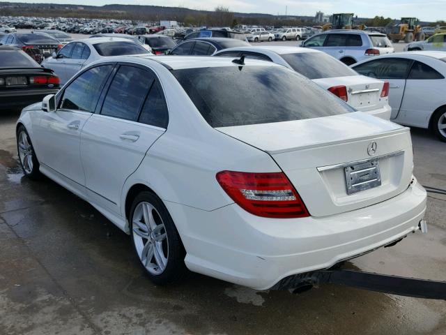 WDDGF4HB0CR235076 - 2012 MERCEDES-BENZ C 250 WHITE photo 3