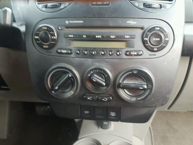 3VWCD31Y45M311455 - 2005 VOLKSWAGEN NEW BEETLE 蓝色 照片 9