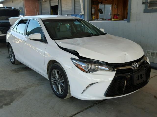 4T1BF1FK0HU774917 - 2017 TOYOTA CAMRY LE WHITE photo 1