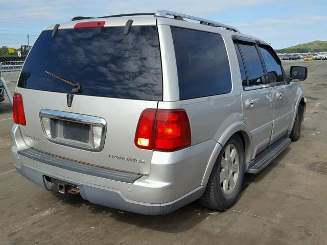 5LMFU28R53LJ09319 - 2003 LINCOLN NAVIGATOR Srebrny zdjęcie 4