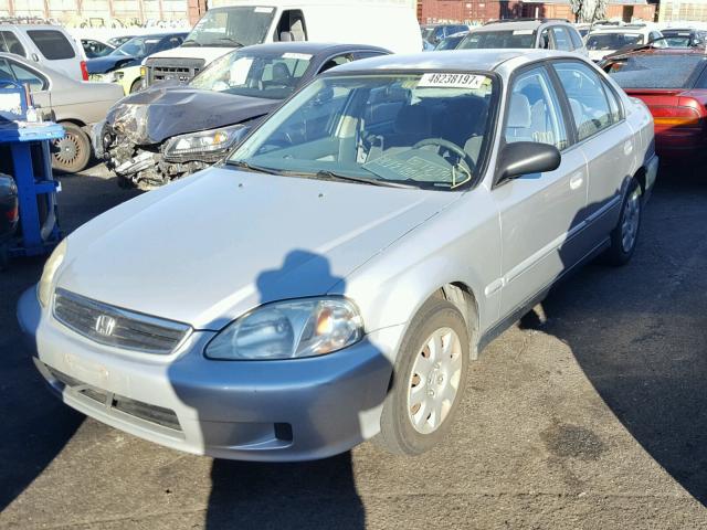 2HGEJ6613YH594999 - 2000 HONDA CIVIC BASE SILVER photo 2