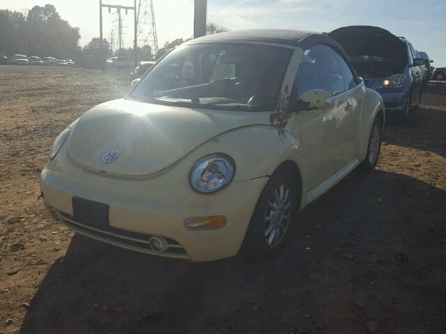 3VWCM31Y85M302354 - 2005 VOLKSWAGEN NEW BEETLE YELLOW photo 2