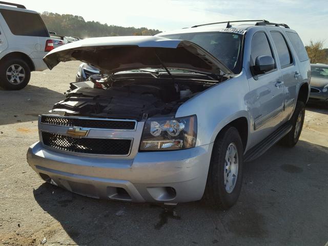 1GNSCAE09BR356676 - 2011 CHEVROLET TAHOE C150 SILVER photo 2