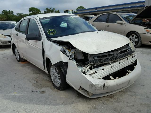 1FAHP35N19W218694 - 2009 FORD FOCUS SE WHITE photo 1