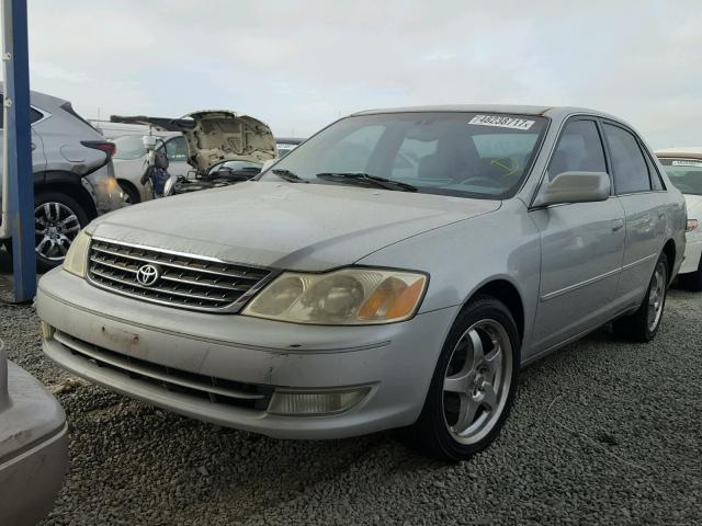 4T1BF28B33U317465 - 2003 TOYOTA AVALON XL/ SILVER photo 2