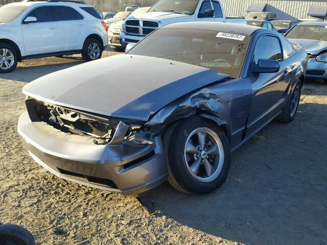 1ZVFT82H765142101 - 2006 FORD MUSTANG GT GRAY photo 2