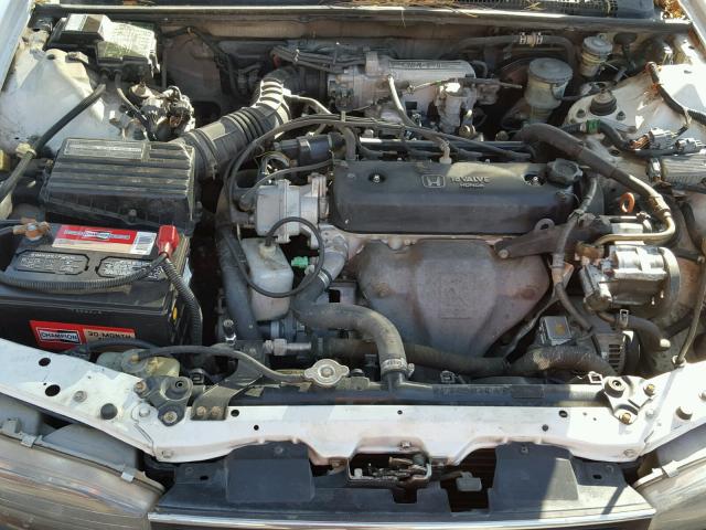 1HGCB7540PA167993 - 1993 HONDA ACCORD DX WHITE photo 7