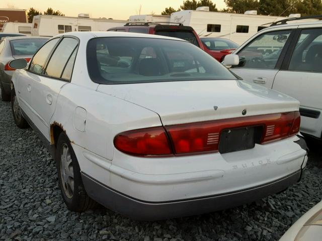 2G4WF5213W1511626 - 1998 BUICK REGAL GS WHITE photo 3