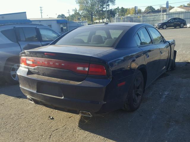 2C3CDXBG9EH325693 - 2014 DODGE CHARGER SE BLUE photo 4