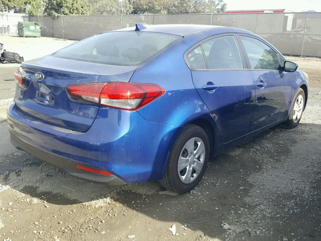 3KPFK4A73HE138528 - 2017 KIA FORTE LX BLUE photo 4