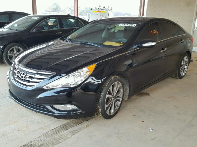 5NPEC4AB4DH735058 - 2013 HYUNDAI SONATA SE BLACK photo 2