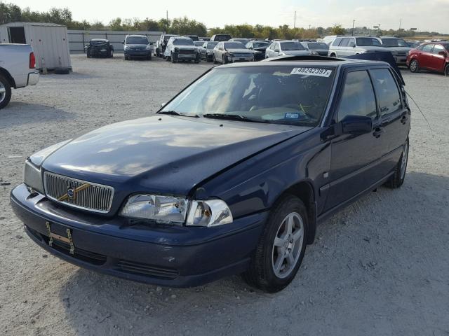 YV1LT56D2X2586723 - 1999 VOLVO S70 BLUE photo 2