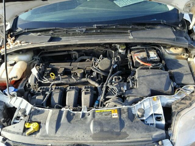 1FAHP3N26CL424947 - 2012 FORD FOCUS TITA WHITE photo 7