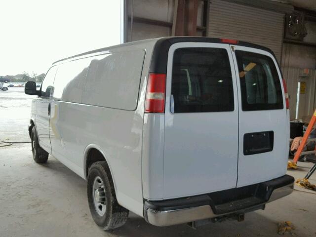 1GCZGTCG2B1155515 - 2011 CHEVROLET EXPRESS G3 WHITE photo 3