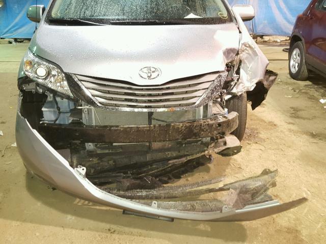 5TDYK3DCXCS235042 - 2012 TOYOTA SIENNA XLE RED photo 9