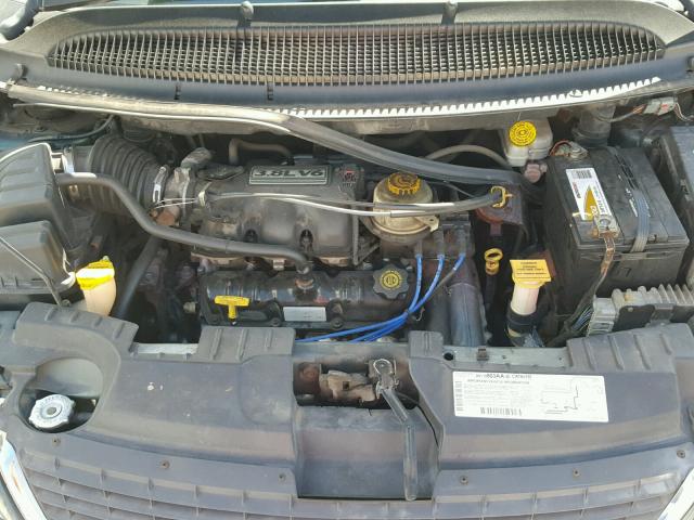 2C8GP64L92R703637 - 2002 CHRYSLER TOWN & COU GREEN photo 7