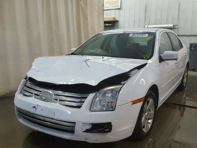 3FAHP07Z37R201510 - 2007 FORD FUSION SE WHITE photo 2