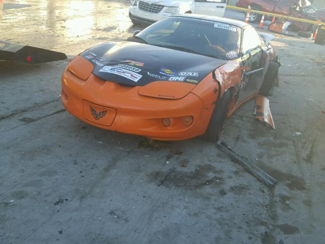 2G2FV22G522162908 - 2002 PONTIAC FIREBIRD F ORANGE photo 2