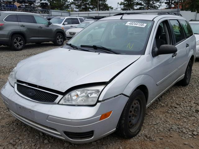 1FAHP36N66W236246 - 2006 FORD FOCUS ZXW SILVER photo 2