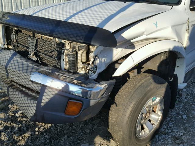 4TAWN72N4YZ628367 - 2000 TOYOTA TACOMA XTR WHITE photo 9