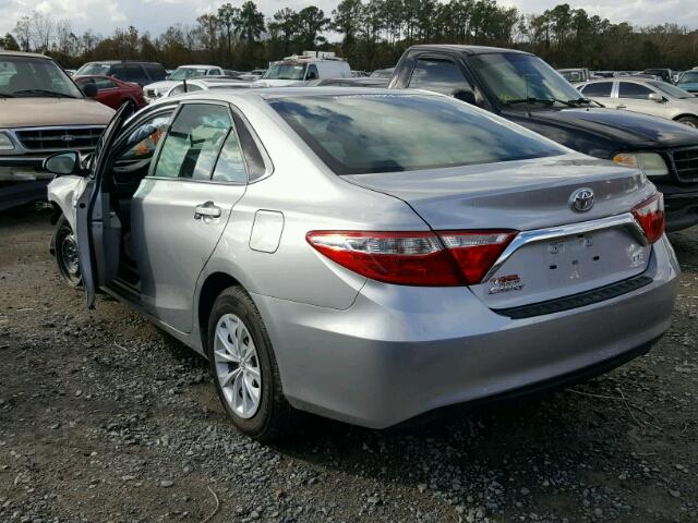 4T1BF1FK2HU765653 - 2017 TOYOTA CAMRY LE SILVER photo 3