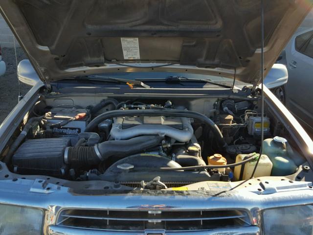 2CNBJ634226925862 - 2002 CHEVROLET TRACKER LT BROWN photo 7