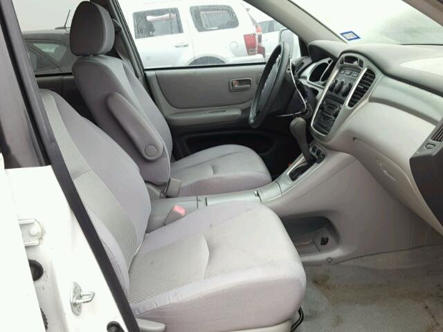 JTEGP21A650073146 - 2005 TOYOTA HIGHLANDER WHITE photo 5